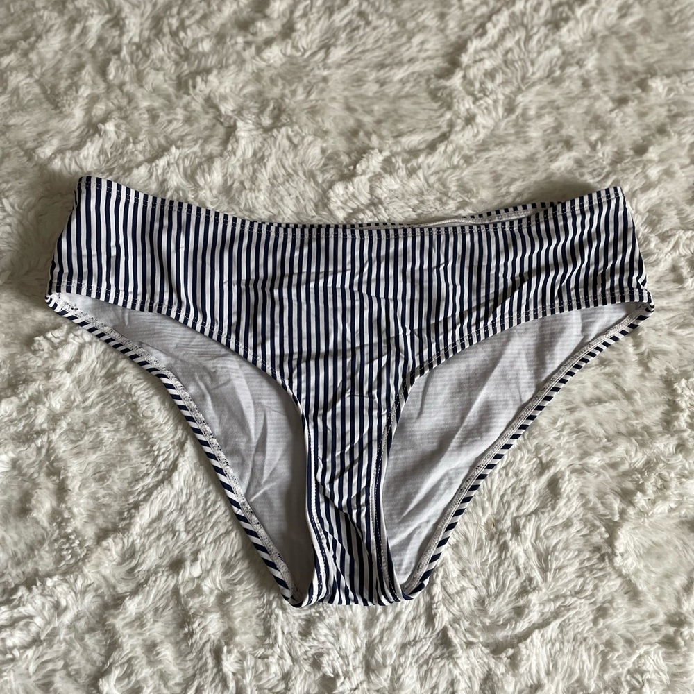 Sia women's size 10 white / blue striped bikini swimsuit bottoms